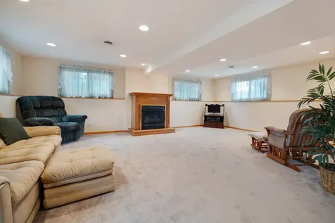14413 Pleasant Valley Road Woodstock IL 60098