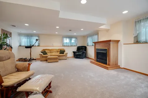 14413 Pleasant Valley Road Woodstock IL 60098