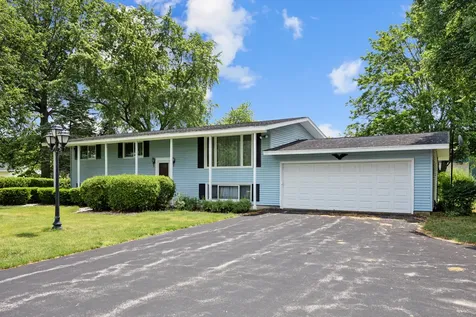 14413 Pleasant Valley Road Woodstock IL 60098