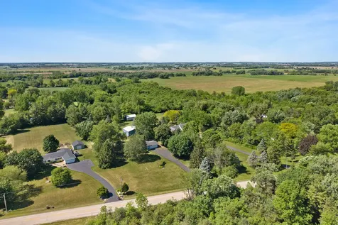 14413 Pleasant Valley Road Woodstock IL 60098