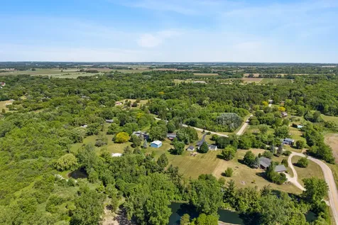 14413 Pleasant Valley Road Woodstock IL 60098