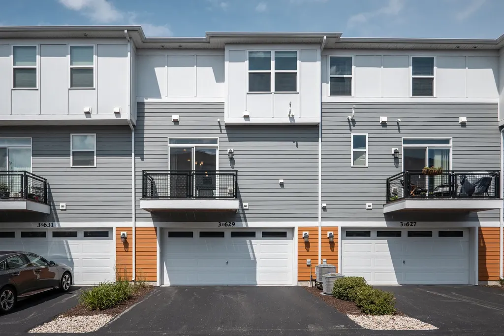 3S629 Camden Street Warrenville IL 60555