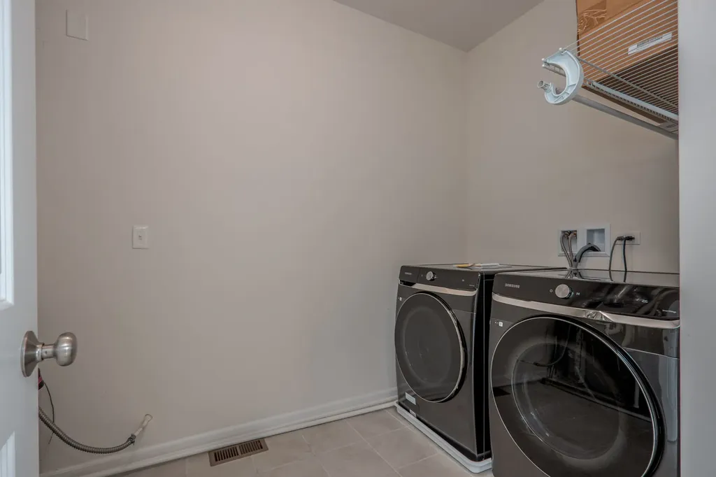3S629 Camden Street Warrenville IL 60555