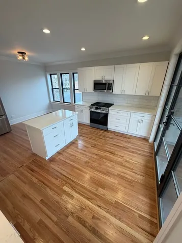 4886 North Hermitage Avenue Chicago IL 60640