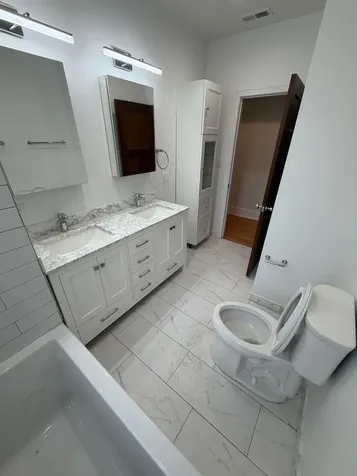 4886 North Hermitage Avenue Chicago IL 60640