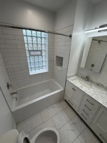 4886 North Hermitage Avenue Chicago IL 60640