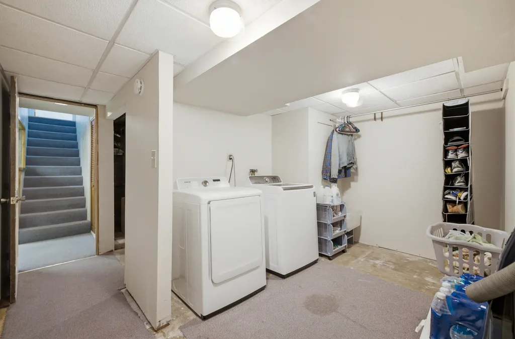 27W270 Sunnyside Avenue Winfield IL 60190