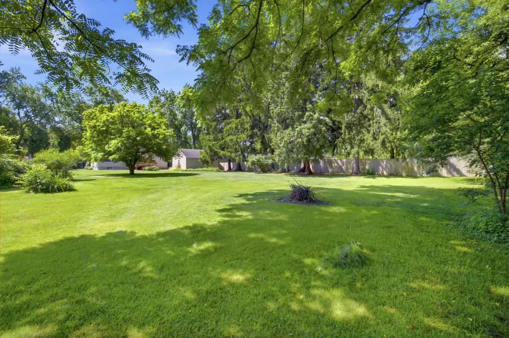 27W270 Sunnyside Avenue Winfield IL 60190