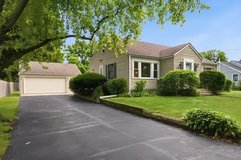 27W270 Sunnyside Avenue Winfield IL 60190