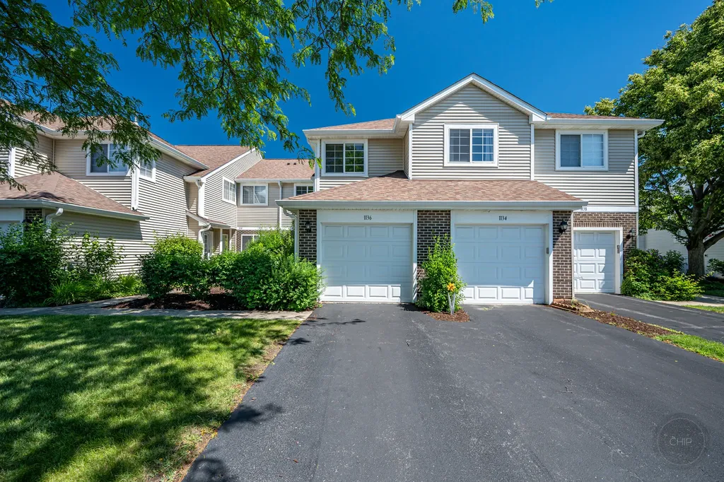 1136 East Cambria South Lane Lombard IL 60148