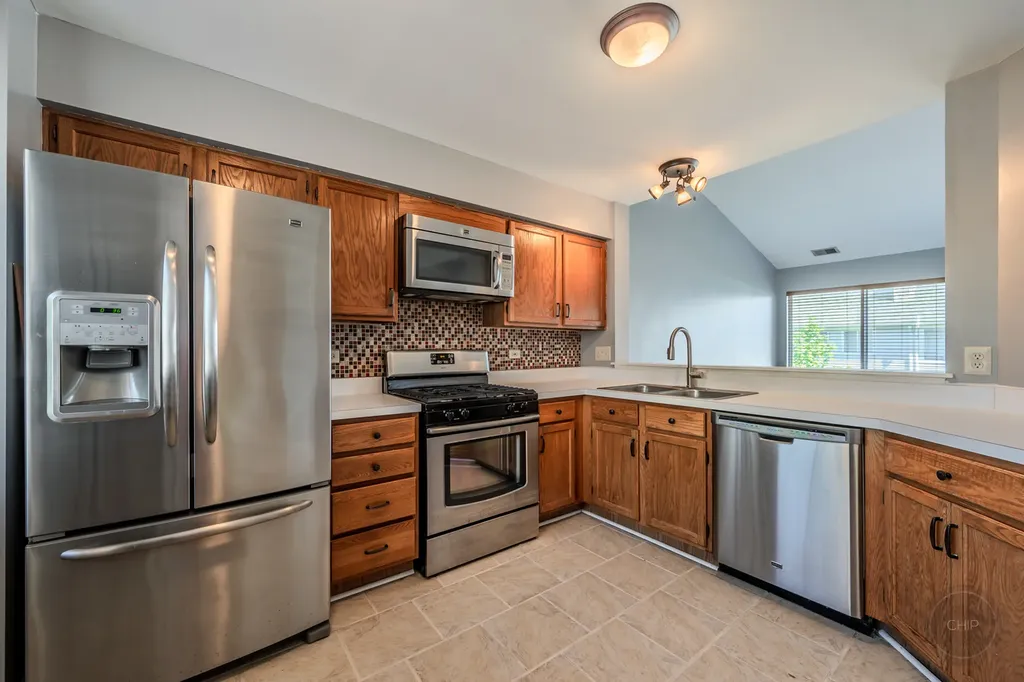 1136 East Cambria South Lane Lombard IL 60148