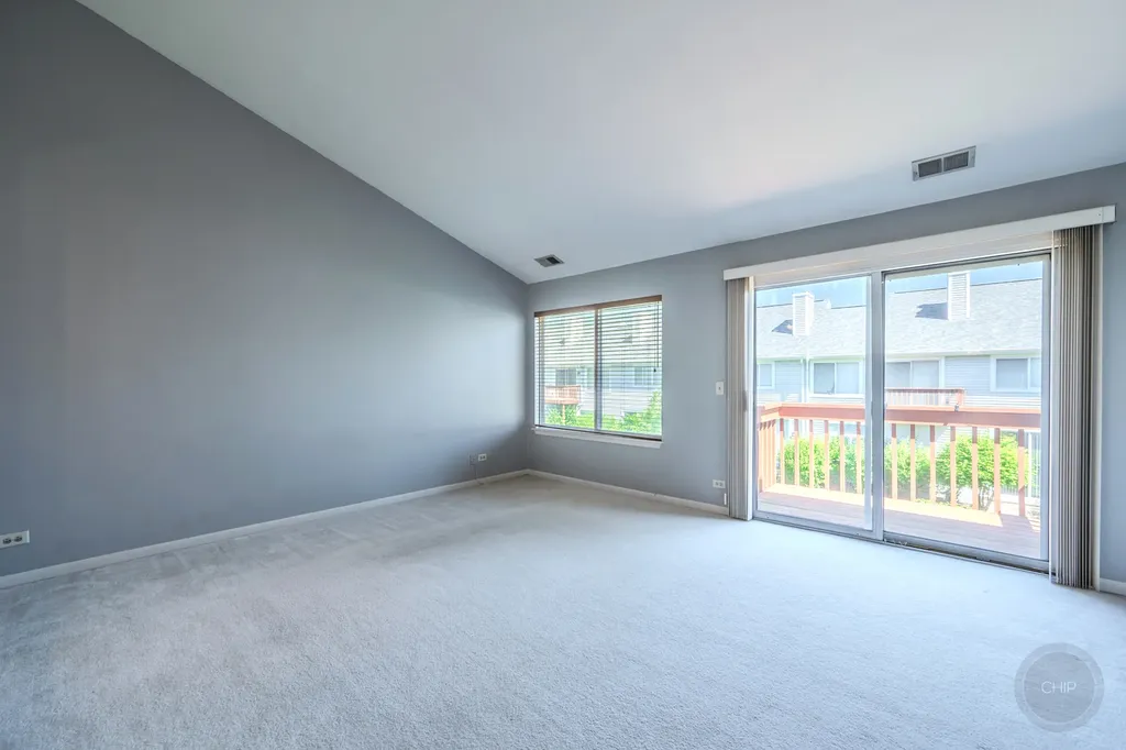 1136 East Cambria South Lane Lombard IL 60148
