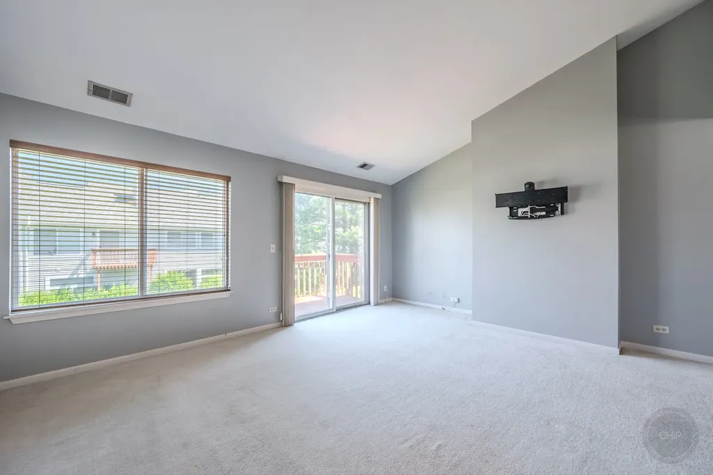 1136 East Cambria South Lane Lombard IL 60148