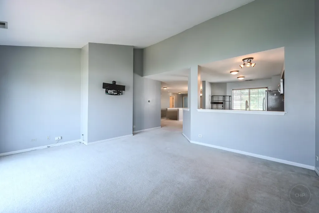 1136 East Cambria South Lane Lombard IL 60148