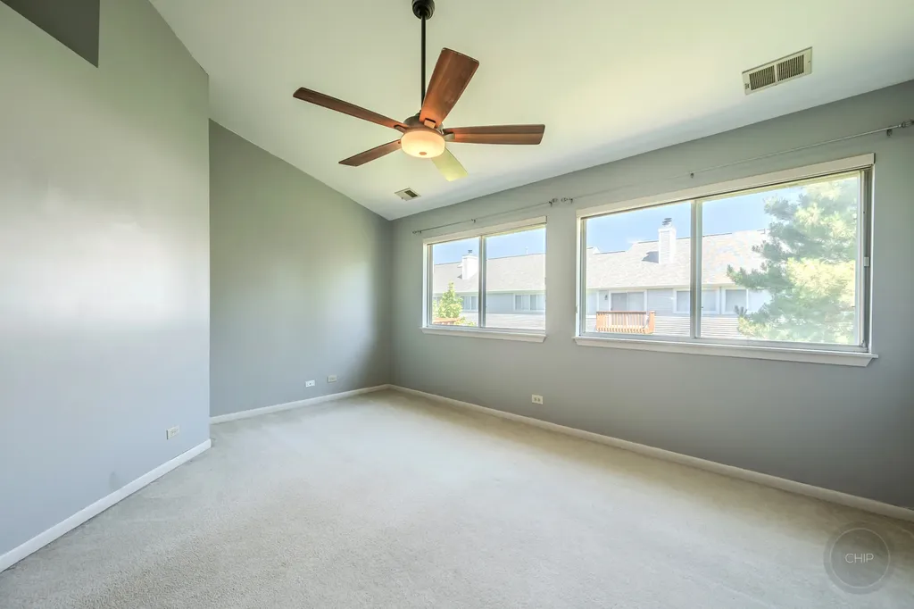 1136 East Cambria South Lane Lombard IL 60148