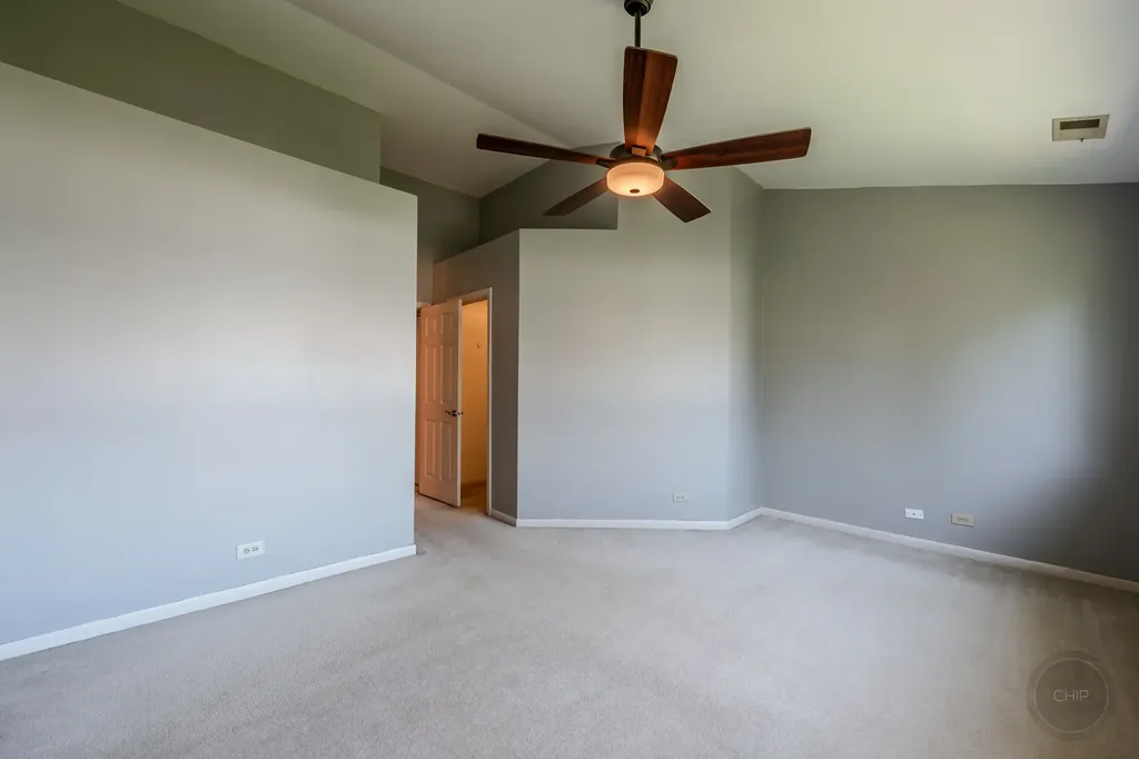 1136 East Cambria South Lane Lombard IL 60148