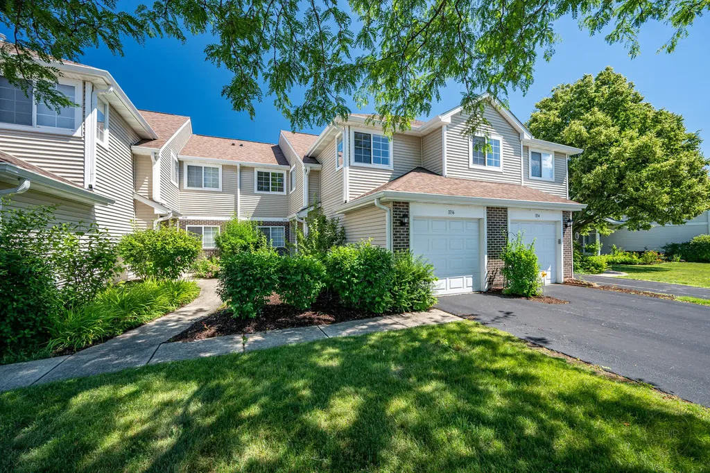 1136 East Cambria South Lane Lombard IL 60148