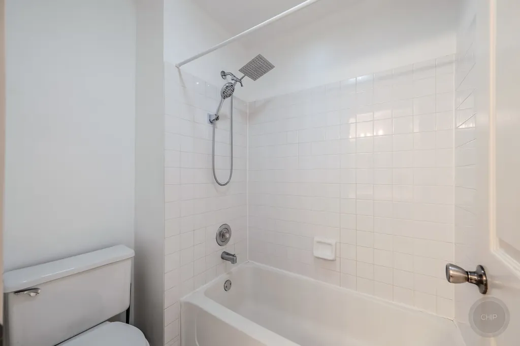 1136 East Cambria South Lane Lombard IL 60148