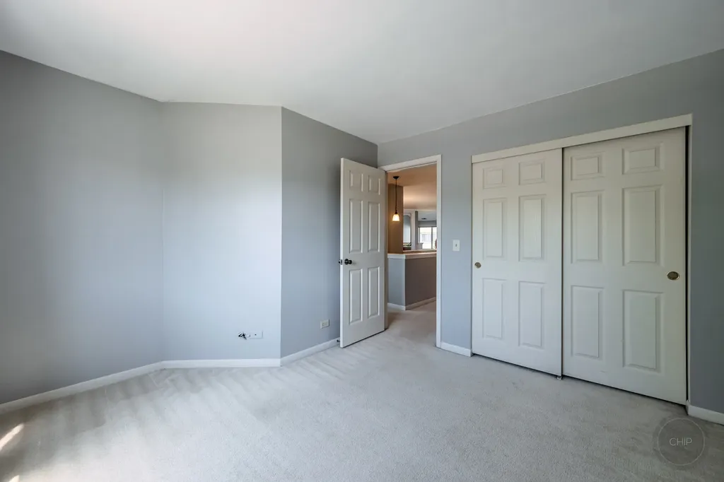 1136 East Cambria South Lane Lombard IL 60148