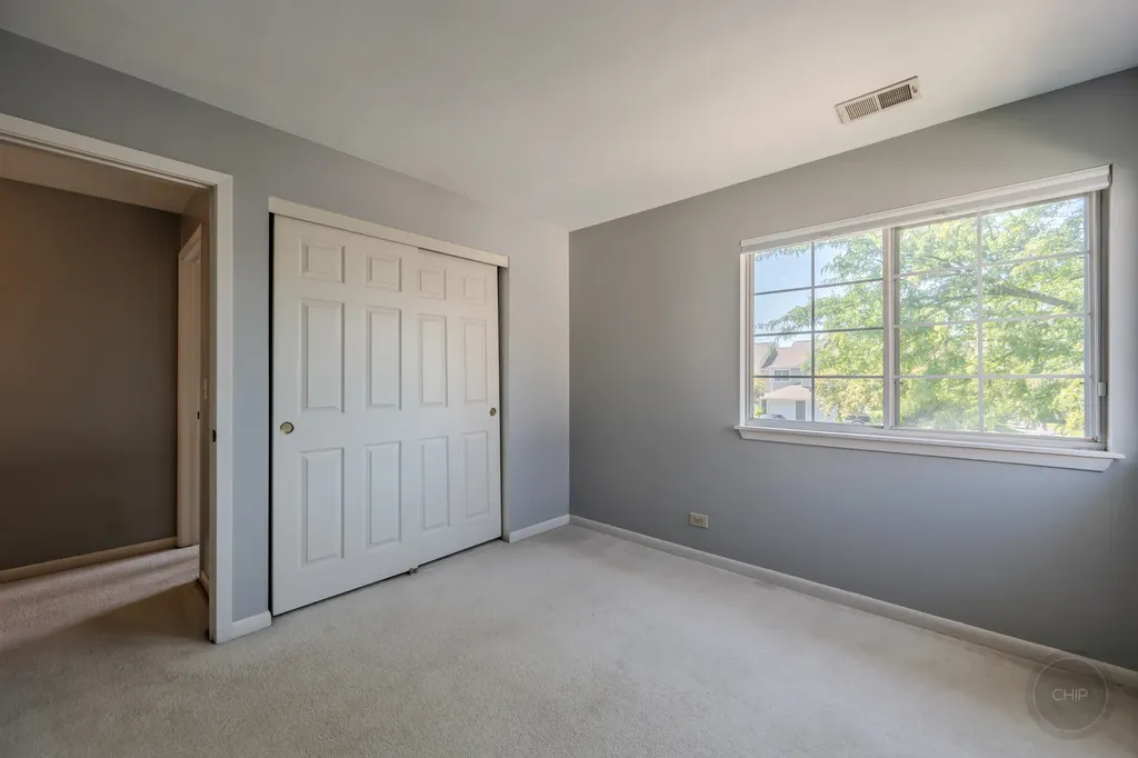 1136 East Cambria South Lane Lombard IL 60148