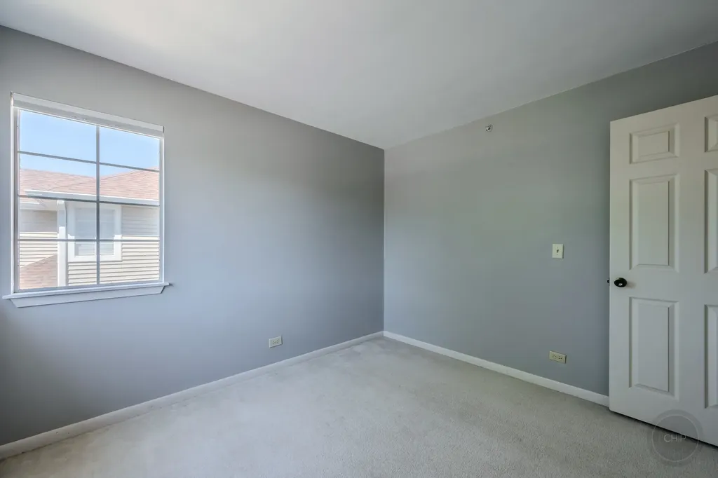 1136 East Cambria South Lane Lombard IL 60148