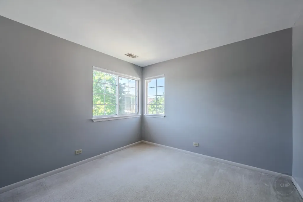 1136 East Cambria South Lane Lombard IL 60148