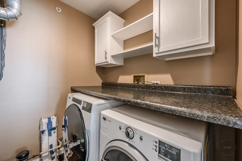 1136 East Cambria South Lane Lombard IL 60148