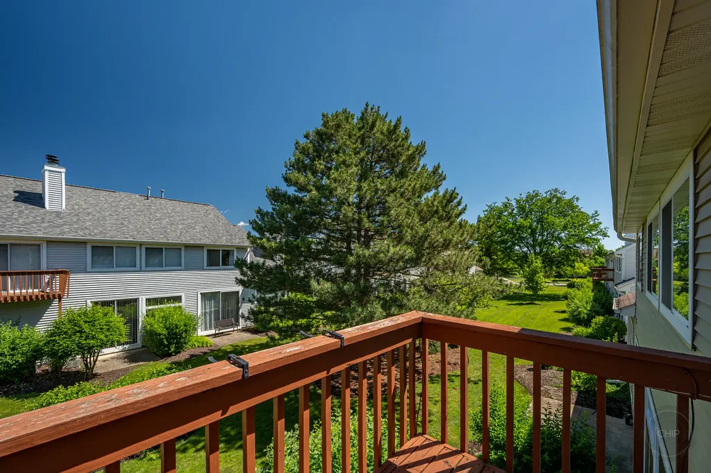 1136 East Cambria South Lane Lombard IL 60148