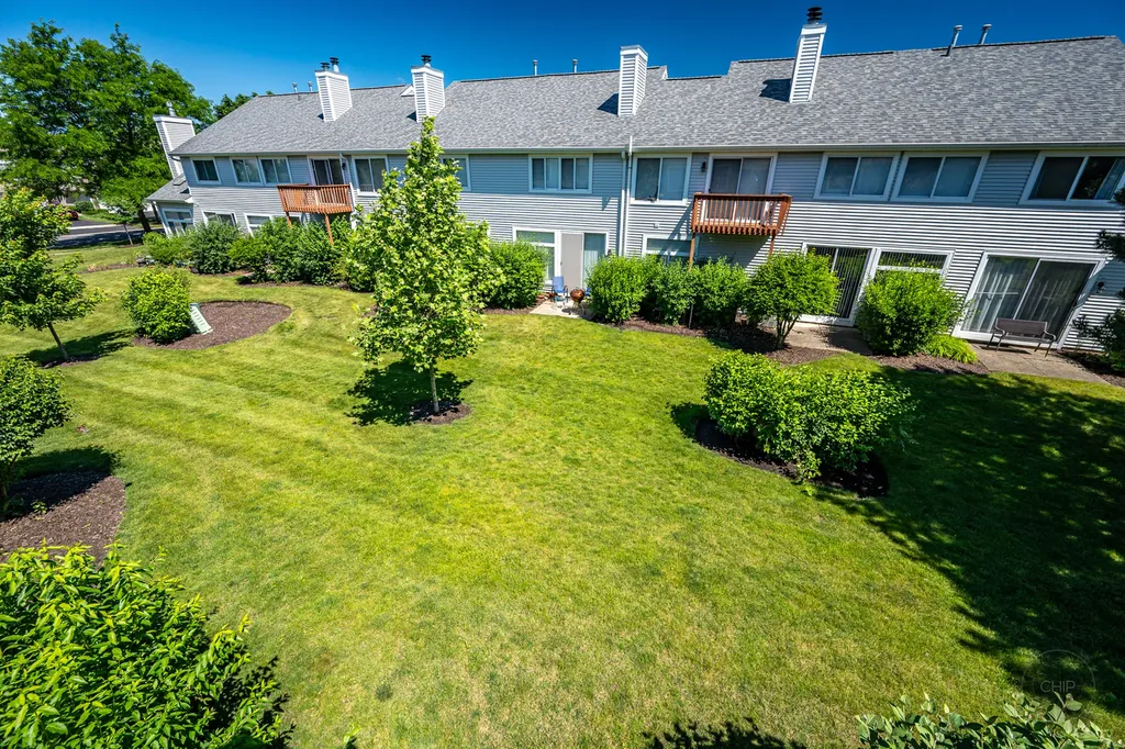 1136 East Cambria South Lane Lombard IL 60148