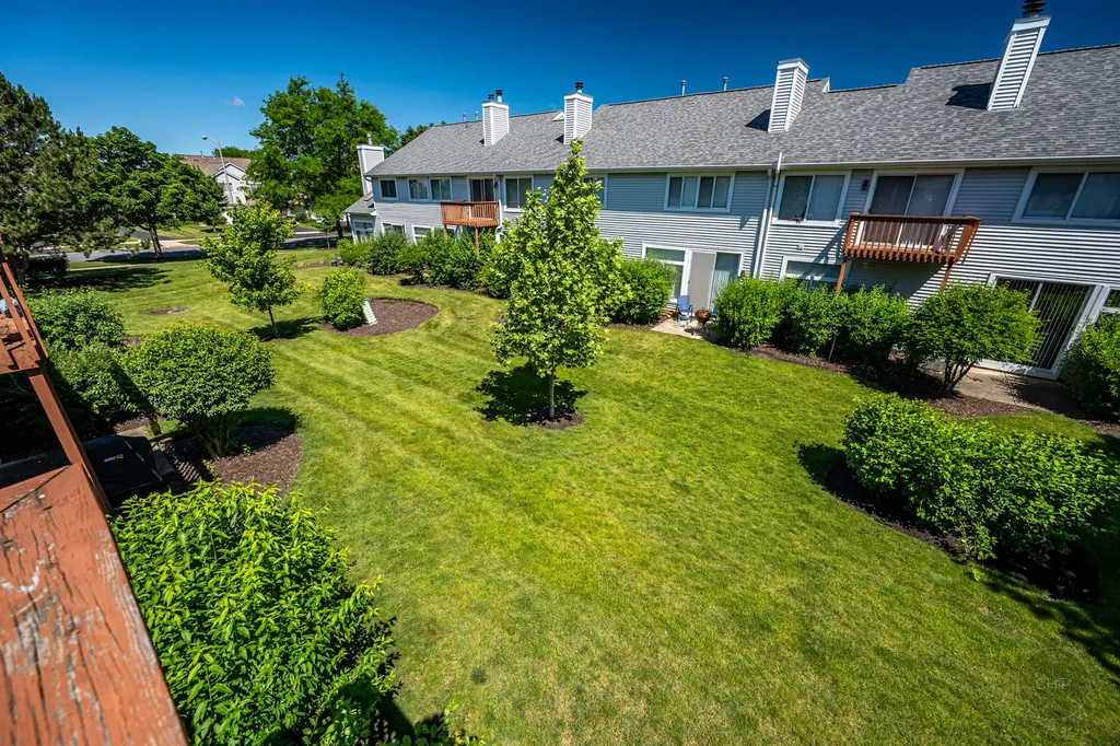 1136 East Cambria South Lane Lombard IL 60148
