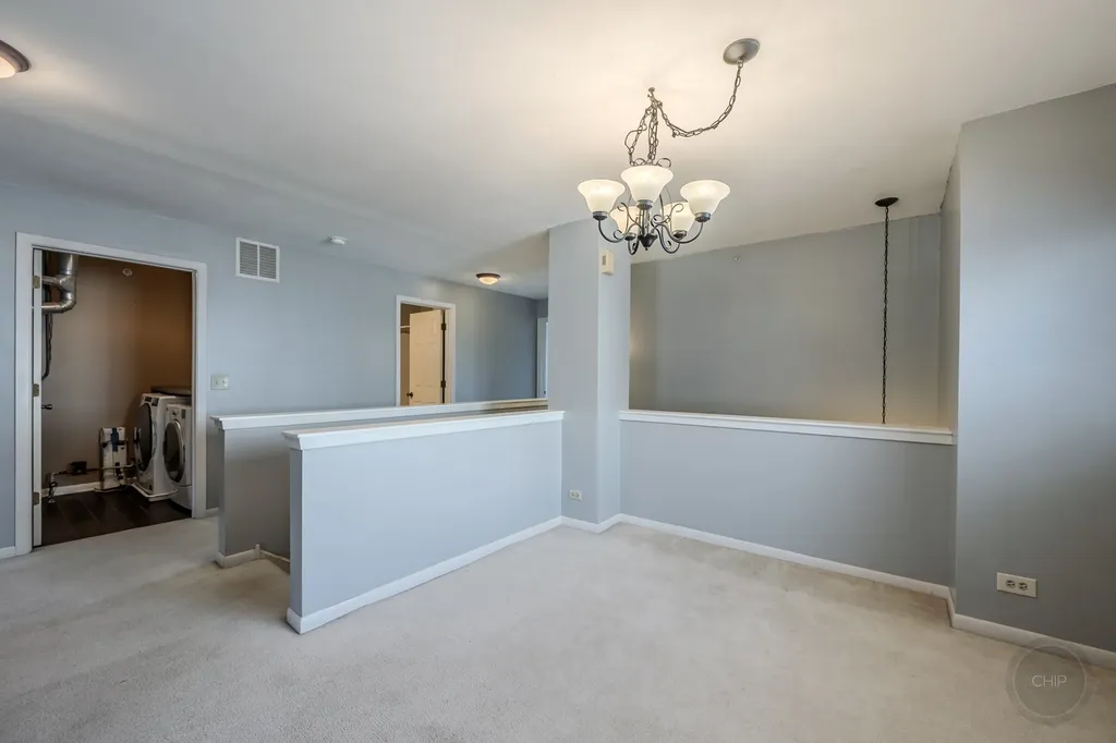 1136 East Cambria South Lane Lombard IL 60148