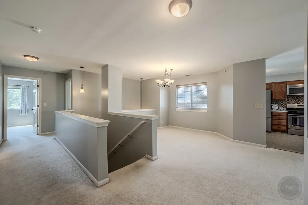 1136 East Cambria South Lane Lombard IL 60148