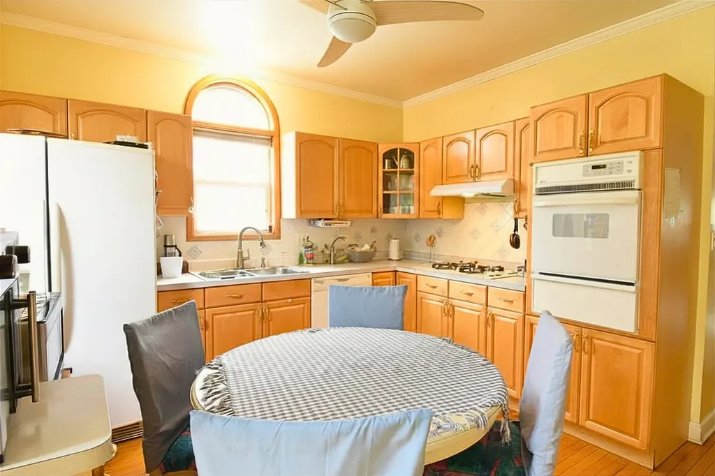 4945 West Waveland Avenue Chicago IL 60641