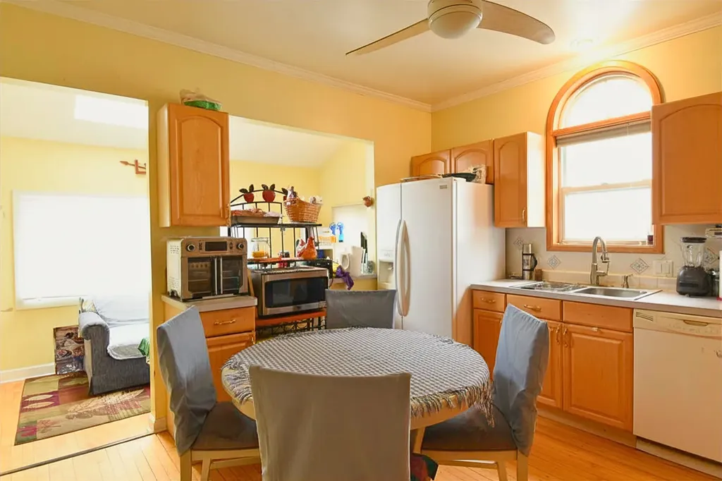 4945 West Waveland Avenue Chicago IL 60641