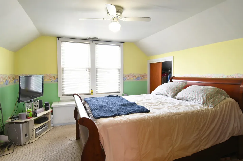 4945 West Waveland Avenue Chicago IL 60641
