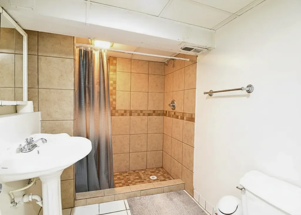 4945 West Waveland Avenue Chicago IL 60641