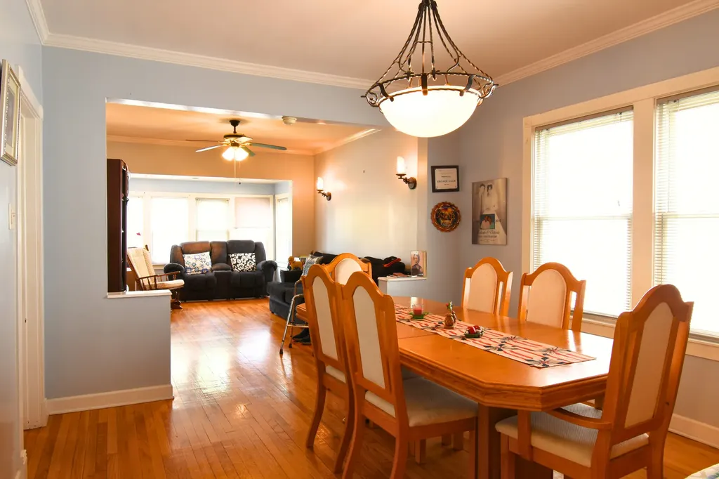 4945 West Waveland Avenue Chicago IL 60641