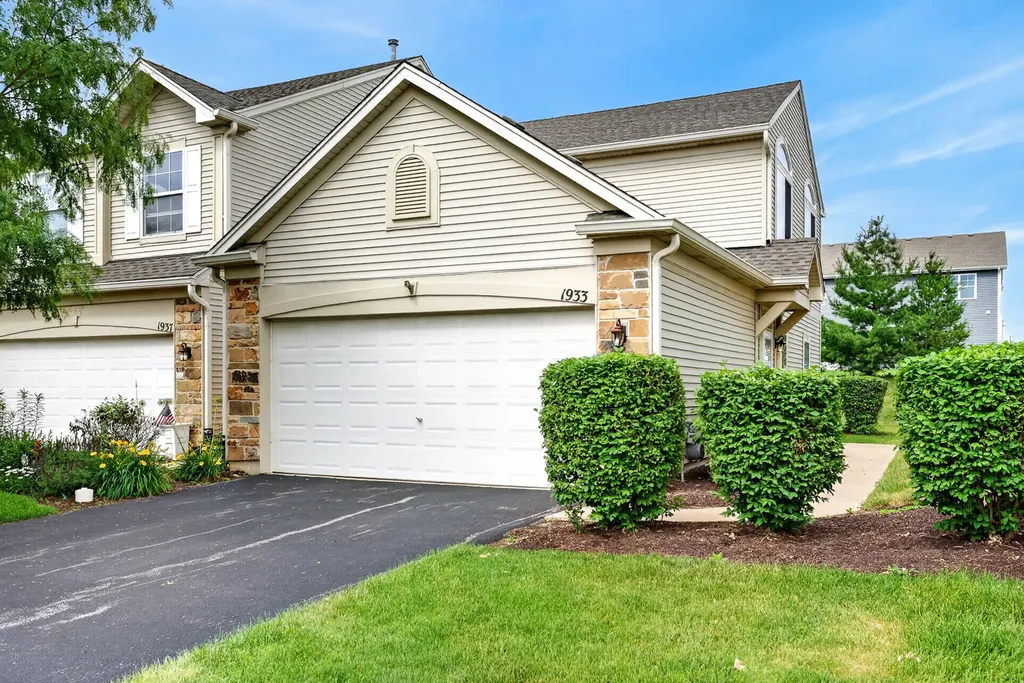 1933 Misty Ridge Lane Aurora IL 60503