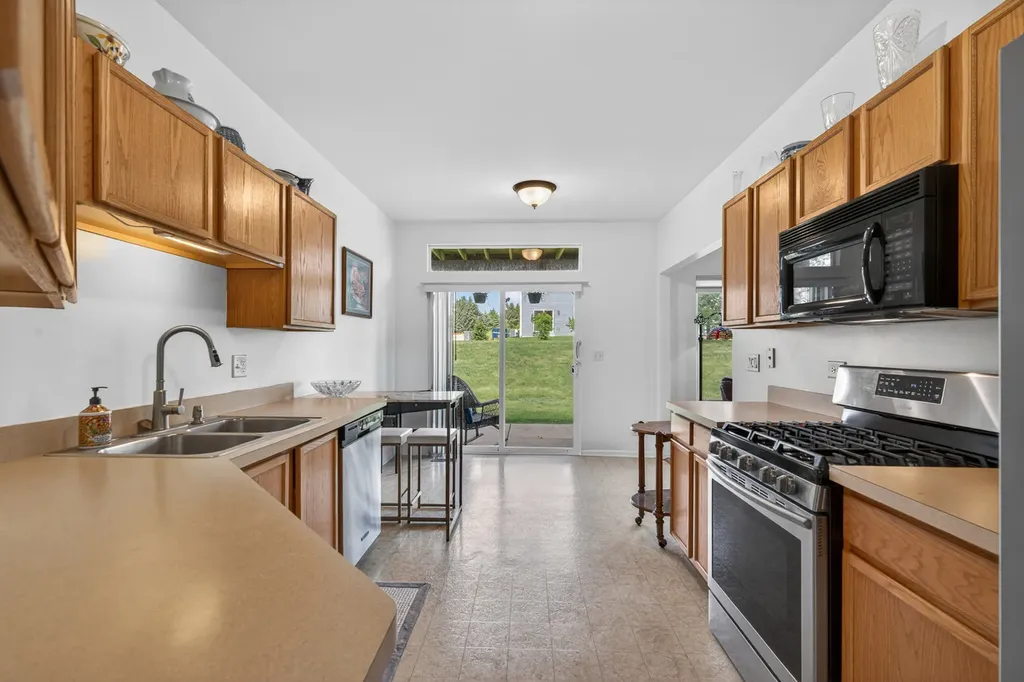 1933 Misty Ridge Lane Aurora IL 60503