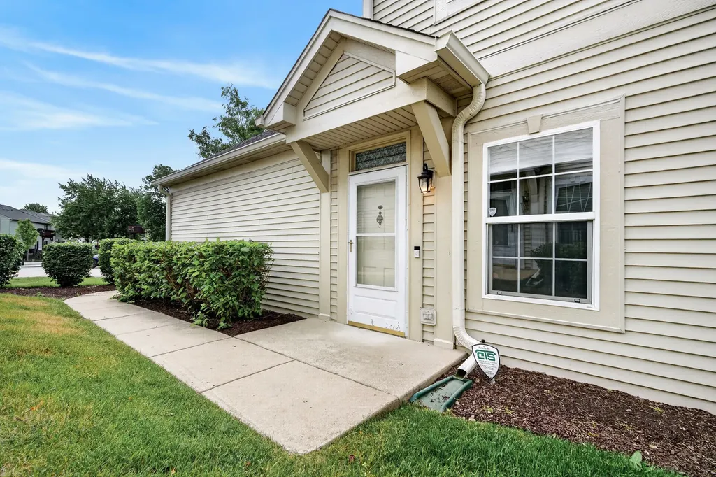 1933 Misty Ridge Lane Aurora IL 60503