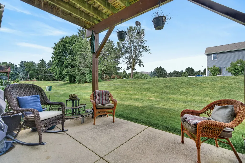 1933 Misty Ridge Lane Aurora IL 60503