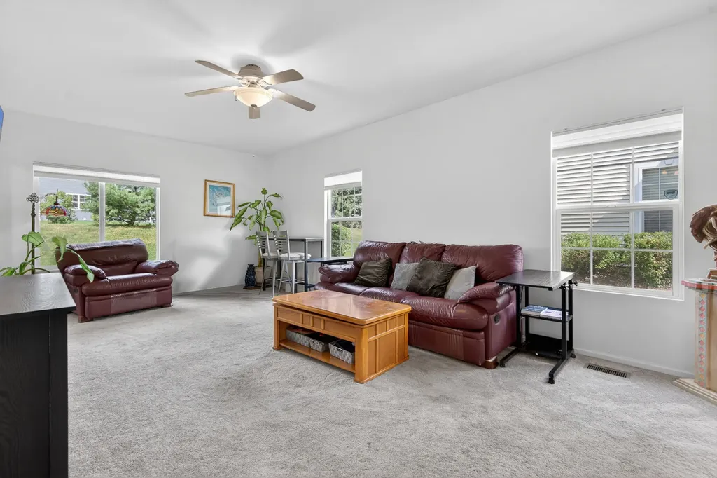 1933 Misty Ridge Lane Aurora IL 60503