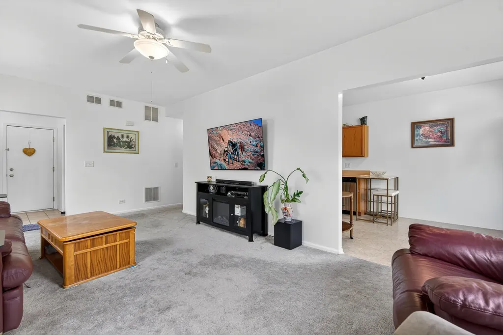 1933 Misty Ridge Lane Aurora IL 60503