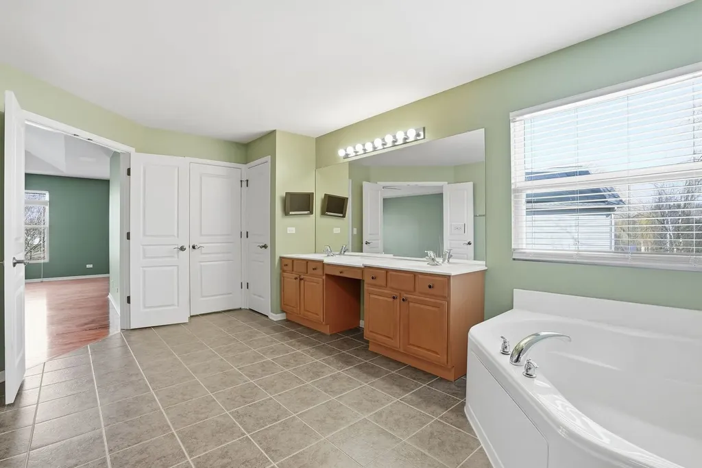 12312 Blue Iris Lane Plainfield IL 60585