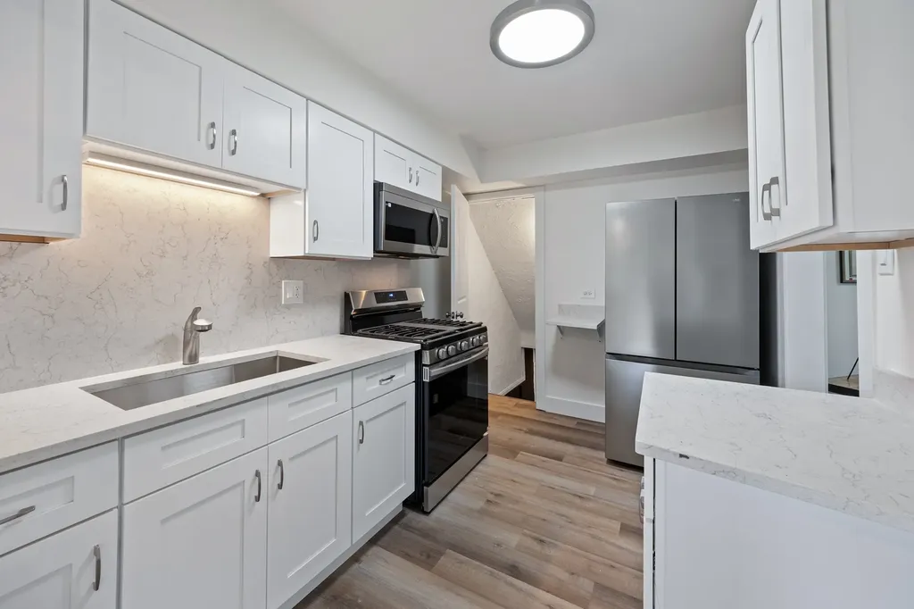 521 East 109th Street Chicago IL 60628