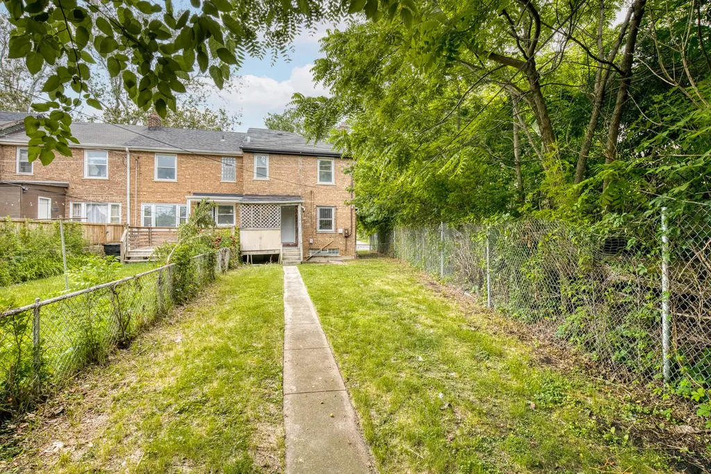 521 East 109th Street Chicago IL 60628