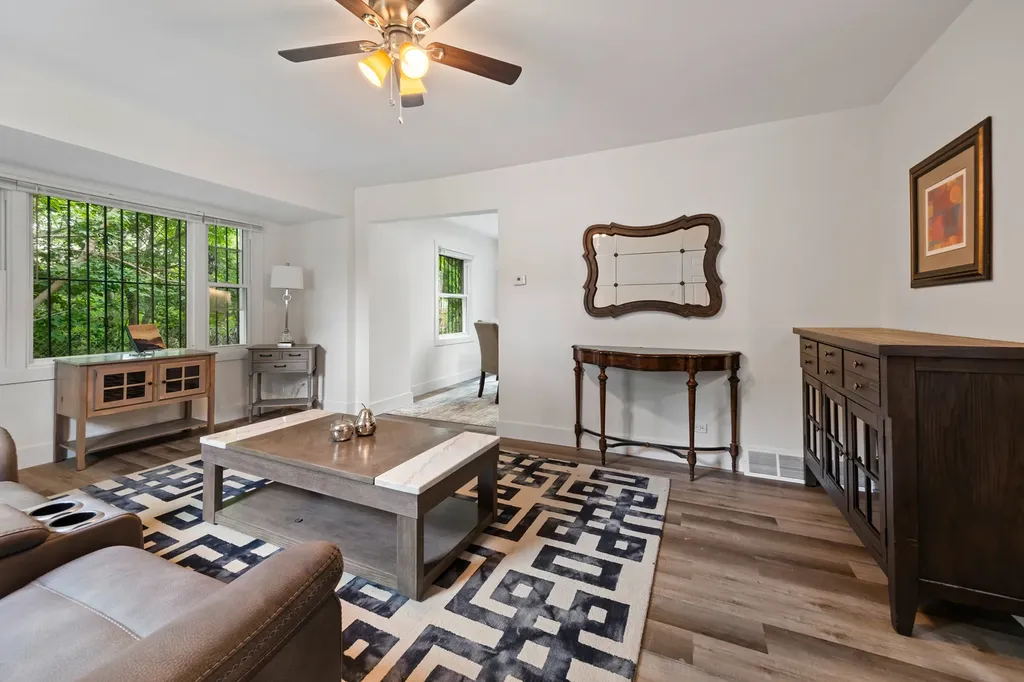 521 East 109th Street Chicago IL 60628