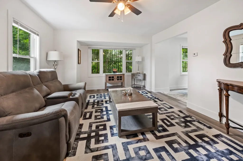 521 East 109th Street Chicago IL 60628