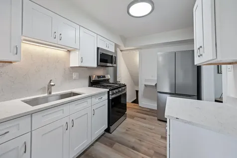 521 East 109th Street Chicago IL 60628