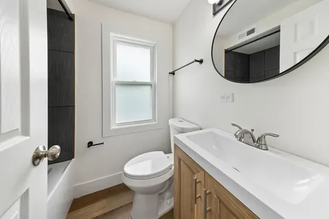 521 East 109th Street Chicago IL 60628